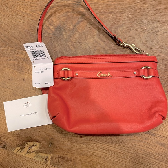 Coach wristlet - Picture 1 of 1